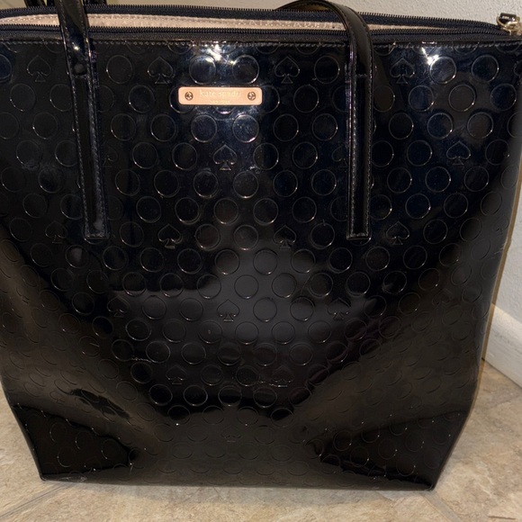 Kate Spade Glossy Black Circle and Spade Pattern Tote - Picture 2 of 16